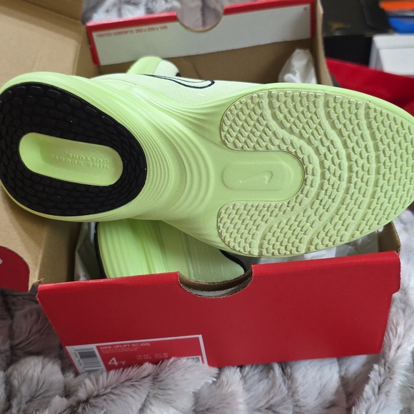 Nike Uplift SC (GS) YOUTH SIZE 4 - Picture 4 of 6